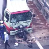 【第二京阪道路】バイクやトラックなど5台絡む事故　バイク運転の50代男性が死亡　2人ケガ