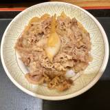 【飲食店コンサルタントに聞く】深夜の牛丼が高くなる？！すき家＆松屋、ユーザーの反応は二分！売り上げに影響は？