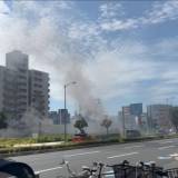 【大阪市西区】北堀江で「爆発しました」と通報　けが人は4人に増える　現場ではフェンスがひしゃげ、車は横倒しに