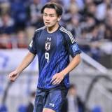 【サッカー】「失明したらどう責任取るの!」「こんなはっきり妨害されんのありなん?」日本代表FW上田綺世が試合中に観客から放たれた妨害行為に非難続々……