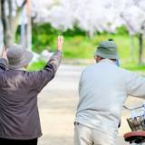 【敬老の日】50歳～88歳の女性43.3％が「お祝いされたくない」と回答　「老人扱いされていると感じる」