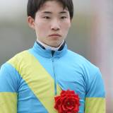 【角田大河騎手】馬じゃなく車！？花火見たさに競馬場を疾走した21歳ジョッキー、行方不明に