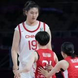 【バスケ】日本選手も「え、本当？」 223cmの中国女子バスケ17歳の“異質な規格外さ”に反響止まず「相手は容赦なく粉砕された」