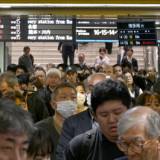 【大雨】新幹線「すぐ止まる」恨み節も　駅で足止め、利用客うんざり